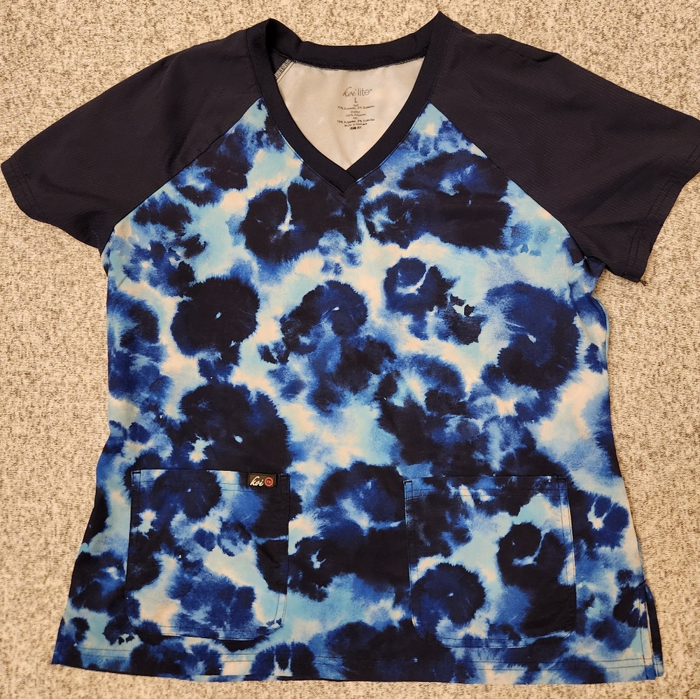 Woman's Medical Scrub Top, Koi Lite, Size Large